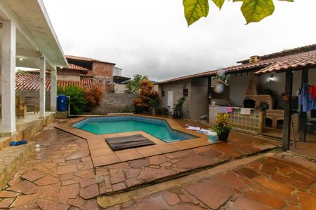 Casa à venda com 210m², 4 quartos e 2 vagasÁrea externa