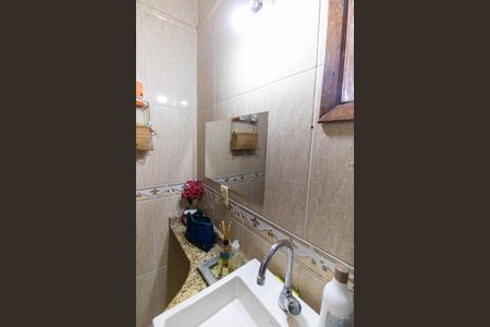 Casa à venda com 210m², 4 quartos e 2 vagasLavabo