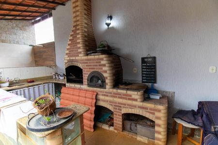 Casa à venda com 210m², 4 quartos e 2 vagasÁrea externa