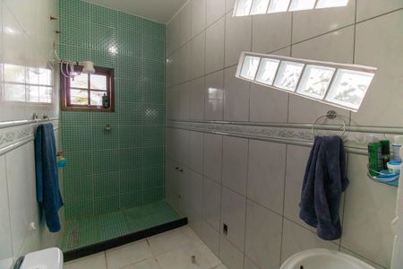 Casa à venda com 210m², 4 quartos e 2 vagasBanheiro da Suíte 2