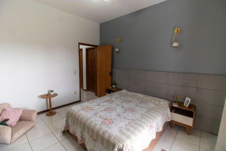 Casa à venda com 210m², 4 quartos e 2 vagasSuíte 2