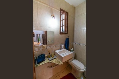 Casa à venda com 210m², 4 quartos e 2 vagasLavabo