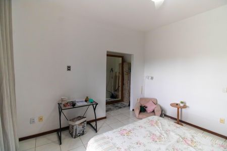 Casa à venda com 210m², 4 quartos e 2 vagasSuíte 2