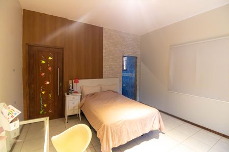 Casa à venda com 210m², 4 quartos e 2 vagasSuíte 1