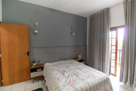 Casa à venda com 210m², 4 quartos e 2 vagasSuíte 2