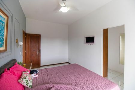 Casa à venda com 210m², 4 quartos e 2 vagasSuíte 3