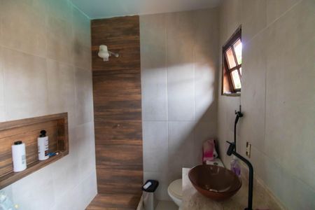 Casa à venda com 210m², 4 quartos e 2 vagasBanheiro de serviço