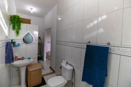 Casa à venda com 210m², 4 quartos e 2 vagasBanheiro da Suíte 2