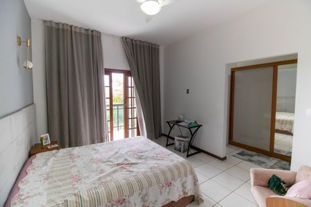 Casa à venda com 210m², 4 quartos e 2 vagasSuíte 2