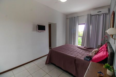Casa à venda com 210m², 4 quartos e 2 vagasSuíte 3