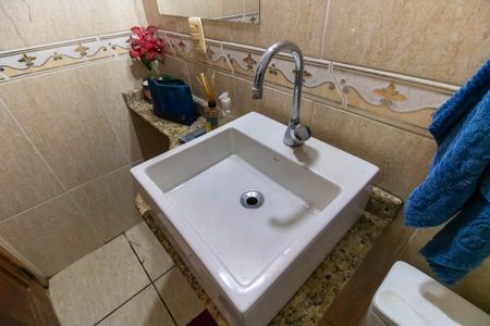 Casa à venda com 210m², 4 quartos e 2 vagasLavabo