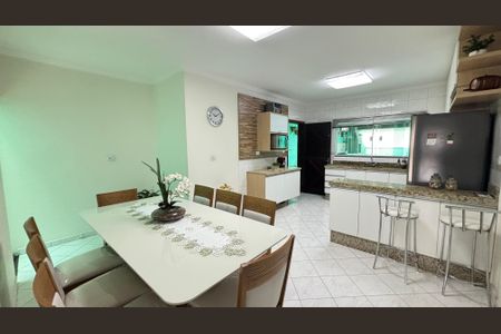 Casa para alugar com 246m², 3 quartos e 5 vagas Casa para alugar com 246m², 3 quartos e 5 vagasCopa