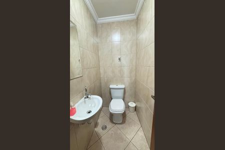 Casa para alugar com 246m², 3 quartos e 5 vagas Casa para alugar com 246m², 3 quartos e 5 vagasGaragem - Banheiro