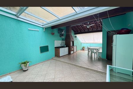 Casa para alugar com 246m², 3 quartos e 5 vagas Casa para alugar com 246m², 3 quartos e 5 vagasQuintal