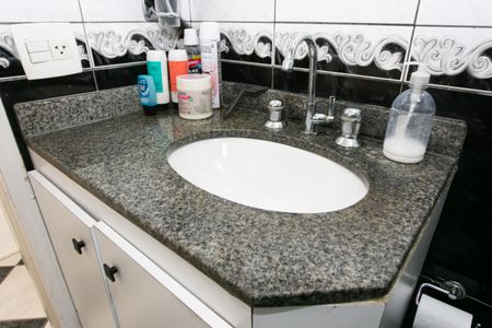Apartamento à venda com 63m², 3 quartos e 1 vaga Apartamento à venda com 63m², 3 quartos e 1 vagaBanheiro