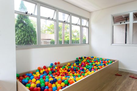 Apartamento à venda com 63m², 3 quartos e 1 vaga Apartamento à venda com 63m², 3 quartos e 1 vagaÁrea comum - Brinquedoteca