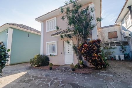 Casa de condomínio à venda com 120m², 3 quartos e 2 vagas Casa de condomínio à venda com 120m², 3 quartos e 2 vagasFachada