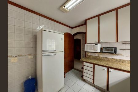 Casa à venda com 360m², 4 quartos e 5 vagas Casa à venda com 360m², 4 quartos e 5 vagasCozinha