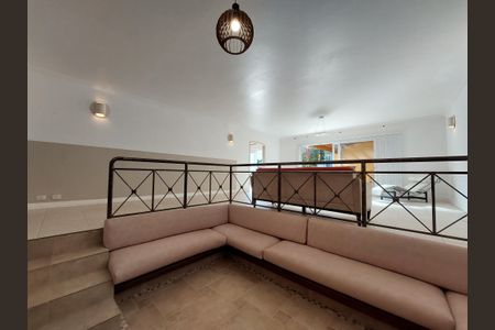 Casa à venda com 360m², 4 quartos e 5 vagas Casa à venda com 360m², 4 quartos e 5 vagasSala da Lareira