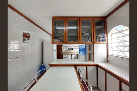 Casa à venda com 360m², 4 quartos e 5 vagas Casa à venda com 360m², 4 quartos e 5 vagasCopa