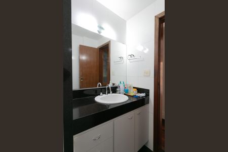 Apartamento à venda com 202m², 4 quartos e 2 vagas Apartamento à venda com 202m², 4 quartos e 2 vagasBanheiro Social