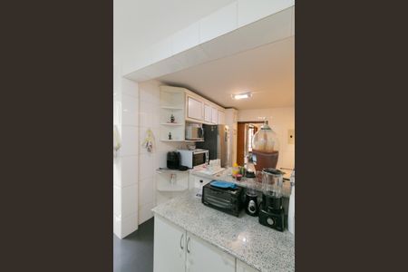 Apartamento à venda com 202m², 4 quartos e 2 vagas Apartamento à venda com 202m², 4 quartos e 2 vagasCozinha