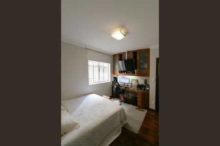 Apartamento à venda com 202m², 4 quartos e 2 vagas Apartamento à venda com 202m², 4 quartos e 2 vagasQuarto 3 Suite