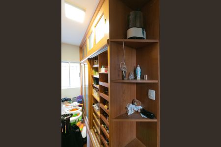 Apartamento à venda com 202m², 4 quartos e 2 vagas Apartamento à venda com 202m², 4 quartos e 2 vagasCloset