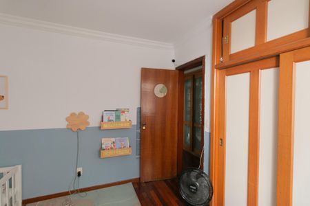 Apartamento à venda com 202m², 4 quartos e 2 vagas Apartamento à venda com 202m², 4 quartos e 2 vagasQuarto 4