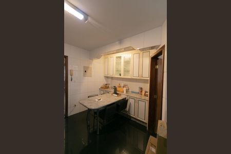 Apartamento à venda com 202m², 4 quartos e 2 vagas Apartamento à venda com 202m², 4 quartos e 2 vagasCozinha