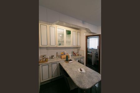 Apartamento à venda com 202m², 4 quartos e 2 vagas Apartamento à venda com 202m², 4 quartos e 2 vagasCozinha