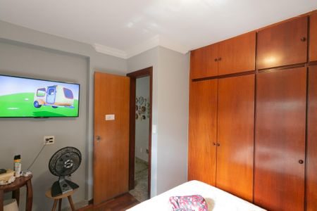Apartamento à venda com 202m², 4 quartos e 2 vagas Apartamento à venda com 202m², 4 quartos e 2 vagasQuarto 1