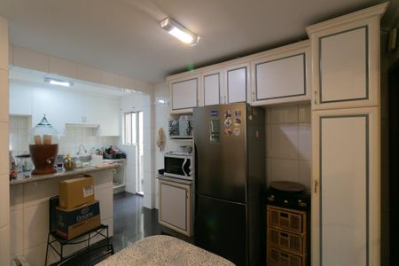 Apartamento à venda com 202m², 4 quartos e 2 vagas Apartamento à venda com 202m², 4 quartos e 2 vagasCozinha