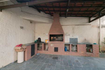 Apartamento à venda com 202m², 4 quartos e 2 vagas Apartamento à venda com 202m², 4 quartos e 2 vagasÁrea comum - Churrasqueira