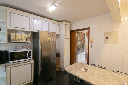 Apartamento à venda com 202m², 4 quartos e 2 vagas Apartamento à venda com 202m², 4 quartos e 2 vagasCozinha