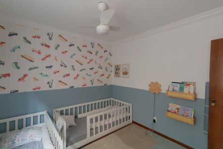 Apartamento à venda com 202m², 4 quartos e 2 vagas Apartamento à venda com 202m², 4 quartos e 2 vagasQuarto 4