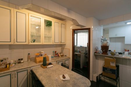 Apartamento à venda com 202m², 4 quartos e 2 vagas Apartamento à venda com 202m², 4 quartos e 2 vagasCozinha