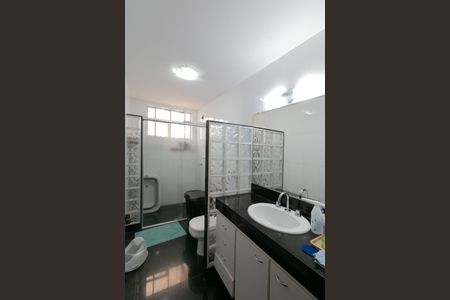 Apartamento à venda com 202m², 4 quartos e 2 vagas Apartamento à venda com 202m², 4 quartos e 2 vagasBanheiro Social