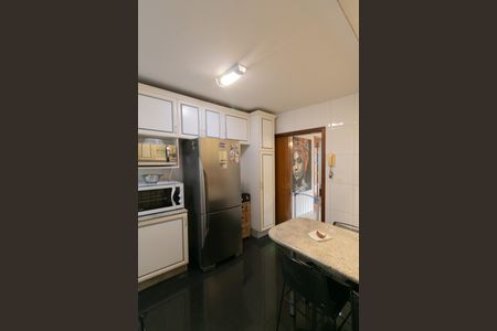 Apartamento à venda com 202m², 4 quartos e 2 vagas Apartamento à venda com 202m², 4 quartos e 2 vagasCozinha