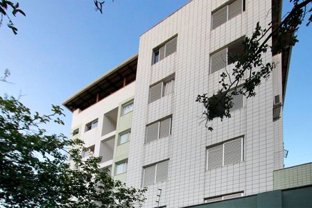 Apartamento à venda com 96m², 3 quartos e 2 vagasFachada