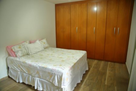 Casa à venda com 172m², 3 quartos e 2 vagasQuarto 2