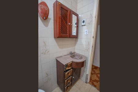 Casa à venda com 300m², 4 quartos e 2 vagasBanheiro 2