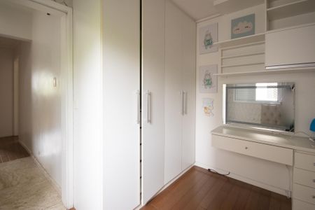 Casa de condomínio à venda com 180m², 3 quartos e 2 vagas Casa de condomínio à venda com 180m², 3 quartos e 2 vagasQuarto 2