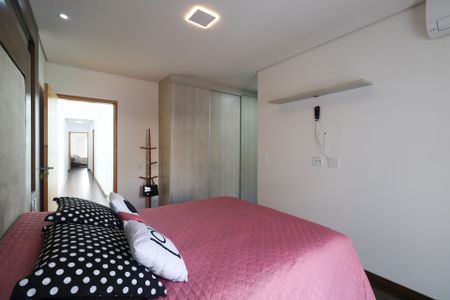 Casa à venda com 200m², 3 quartos e 4 vagas Casa à venda com 200m², 3 quartos e 4 vagasSuíte 1