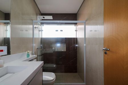 Casa à venda com 200m², 3 quartos e 4 vagas Casa à venda com 200m², 3 quartos e 4 vagasBanheiro da Suíte 2