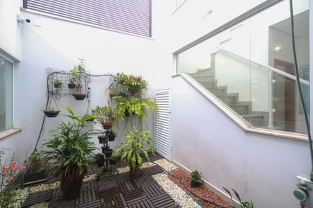 Casa à venda com 200m², 3 quartos e 4 vagas Casa à venda com 200m², 3 quartos e 4 vagasJardim de Inverno