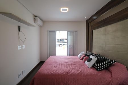 Casa à venda com 200m², 3 quartos e 4 vagas Casa à venda com 200m², 3 quartos e 4 vagasSuíte 1