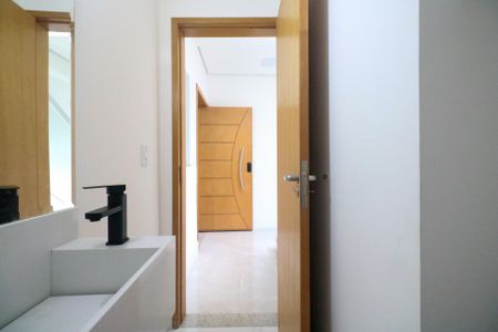 Casa à venda com 200m², 3 quartos e 4 vagas Casa à venda com 200m², 3 quartos e 4 vagasLavabo