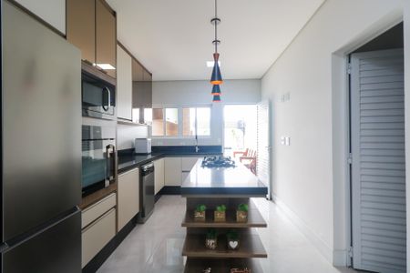 Casa à venda com 200m², 3 quartos e 4 vagas Casa à venda com 200m², 3 quartos e 4 vagasCozinha