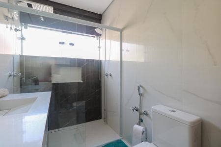 Casa à venda com 200m², 3 quartos e 4 vagas Casa à venda com 200m², 3 quartos e 4 vagasBanheiro da Suíte 1